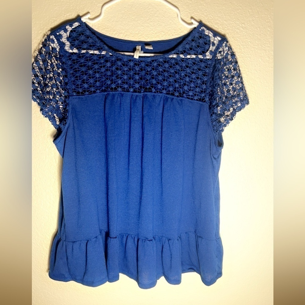 LARGE CATO Crochet Top Blue - Picture 3 of 12